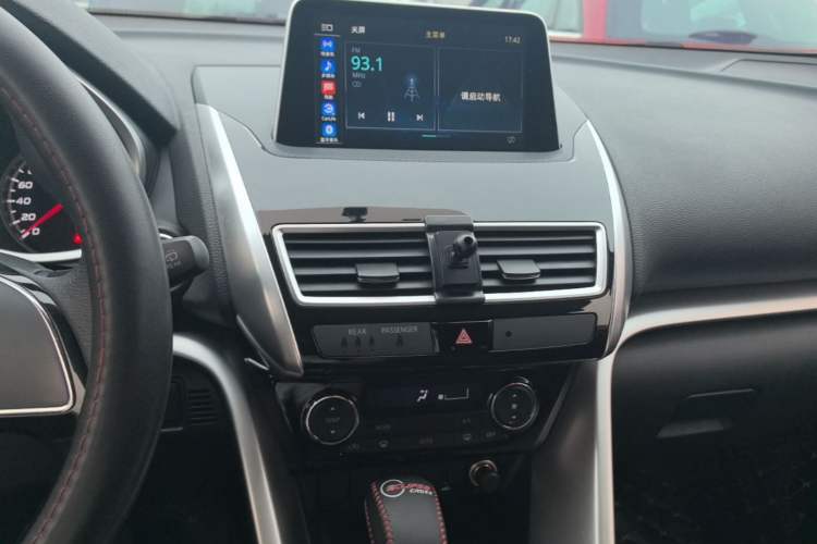 Used Mitsubishi Eclipse Cross 2018 1.5T CVT Two-Wheel Drive Dream Edition Audio And AC Panel