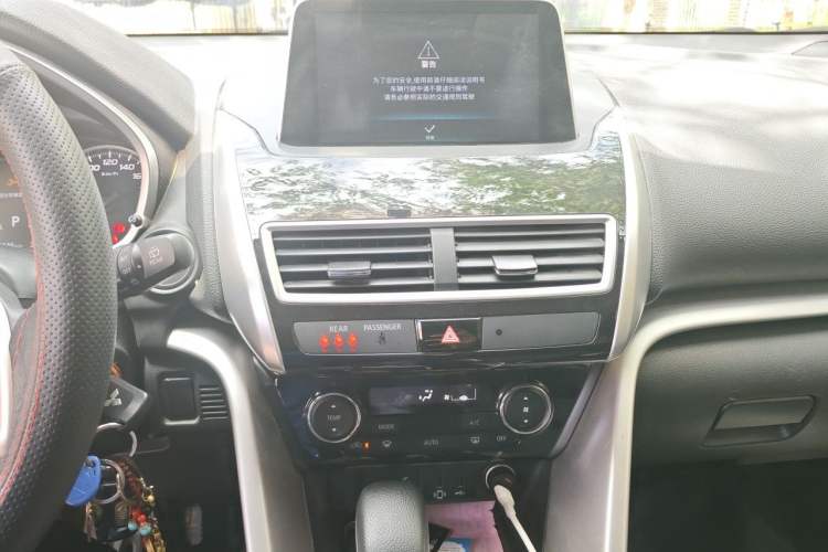 Used Mitsubishi Eclipse Cross 2018 1.5T CVT Two-Wheel Drive Fearless Edition Audio And AC Panel