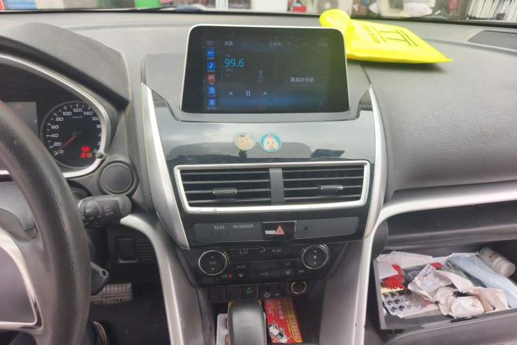 Used Mitsubishi Eclipse Cross 2018 1.5T CVT Two-Wheel Drive Fearless Edition Audio And AC Panel
