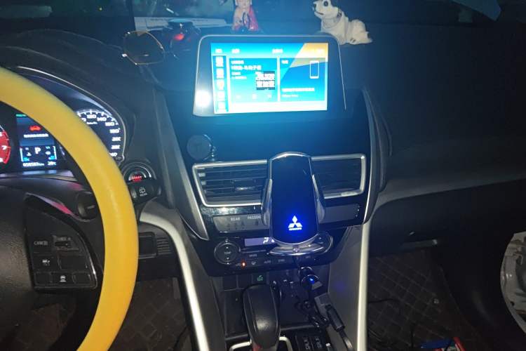 Used Mitsubishi Eclipse Cross 2018 1.5T CVT Two-Wheel Drive Belief Edition Audio And AC Panel