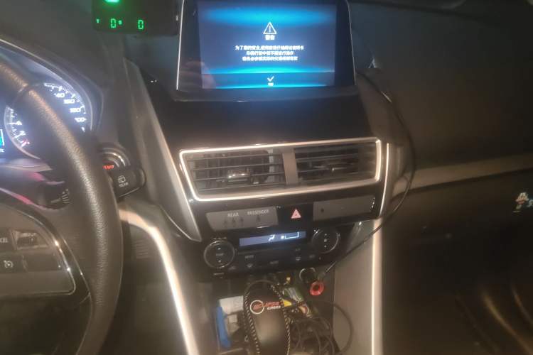 Used Mitsubishi Eclipse Cross 2018 1.5T CVT Two-Wheel Drive Dream Edition Audio And AC Panel