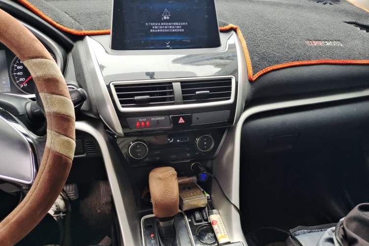 Used Mitsubishi Eclipse Cross 2018 1.5T CVT Two-Wheel Drive Dream Edition Audio And AC Panel