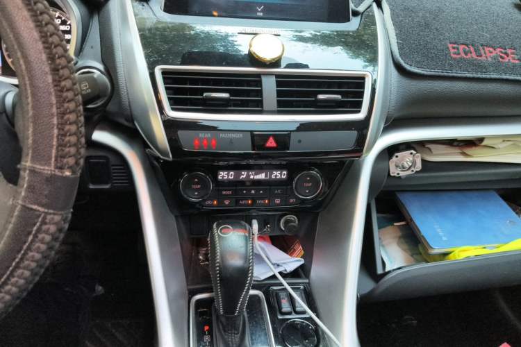 Used Mitsubishi Eclipse Cross 2018 1.5T CVT Two-Wheel Drive Belief Edition Audio And AC Panel