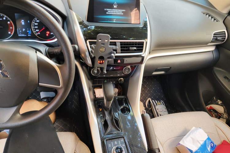 Used Mitsubishi Eclipse Cross 2018 1.5T CVT Two-Wheel Drive Fearless Edition Audio And AC Panel