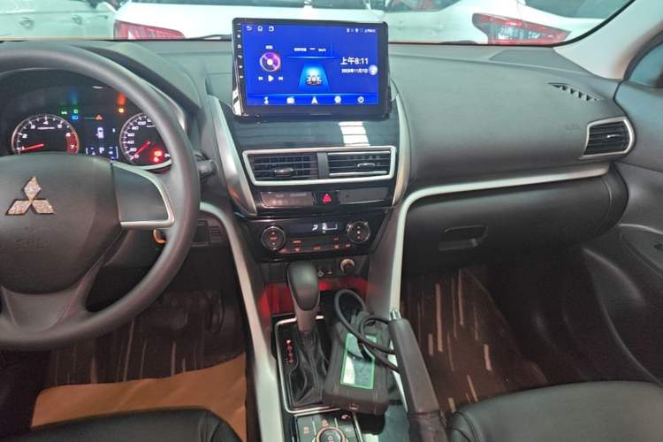 Used Mitsubishi Eclipse Cross 2018 1.5T CVT Two-Wheel Drive Fearless Edition Audio And AC Panel