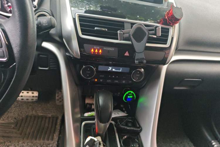 Used Mitsubishi Eclipse Cross 2018 1.5T CVT Two-Wheel Drive Belief Edition Audio And AC Panel