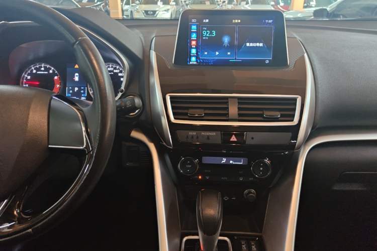 Used Mitsubishi Eclipse Cross 2018 1.5T CVT Two-Wheel Drive Dream Edition Audio And AC Panel