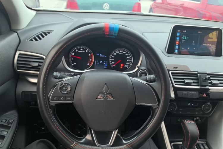 Used Mitsubishi Eclipse Cross 2018 1.5T CVT Two-Wheel Drive Dream Edition Center Console