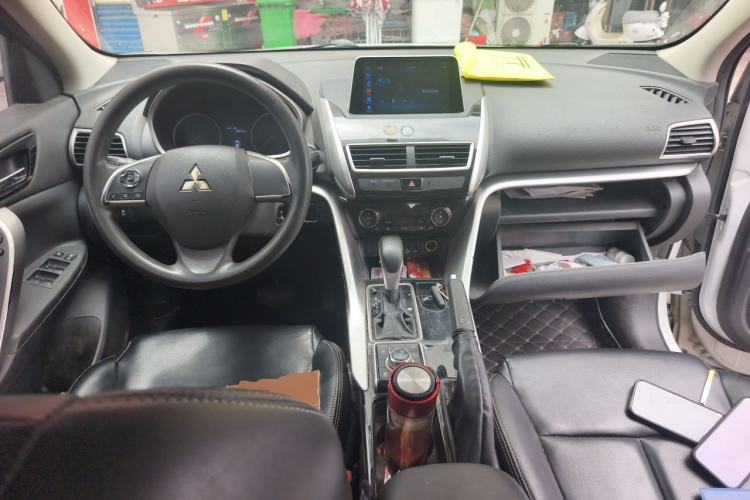 Used Mitsubishi Eclipse Cross 2018 1.5T CVT Two-Wheel Drive Fearless Edition Center Console