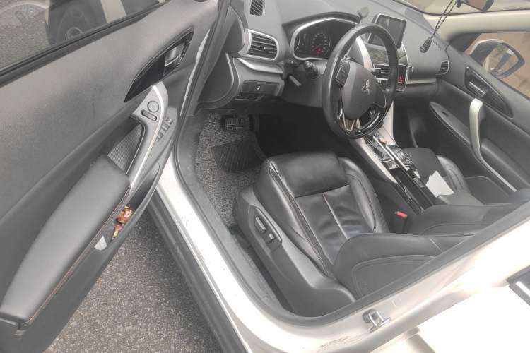 Used Mitsubishi Eclipse Cross 2018 1.5T CVT Two-Wheel Drive Dream Edition Driver Seat