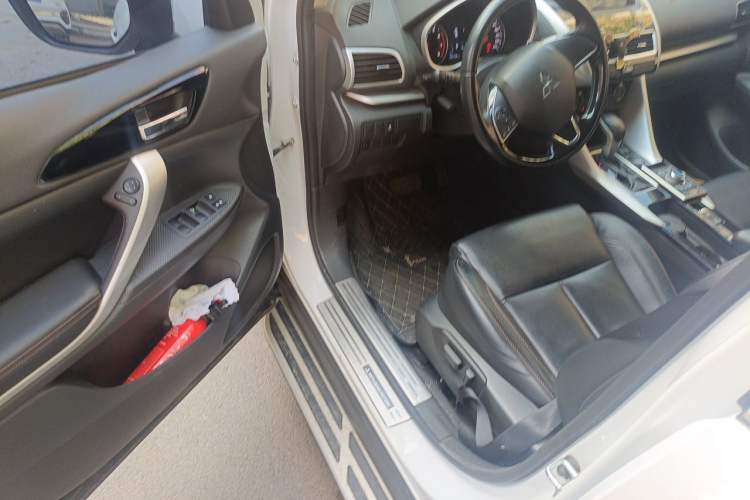 Used Mitsubishi Eclipse Cross 2018 1.5T CVT Two-Wheel Drive Dream Edition Driver Seat