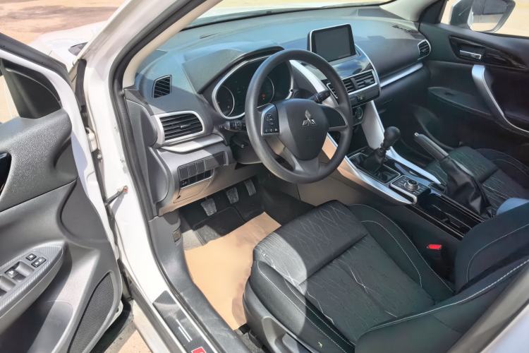 Used Mitsubishi Eclipse Cross 2018 1.5T Manual Two-Wheel Drive Youth Edition Driver Seat