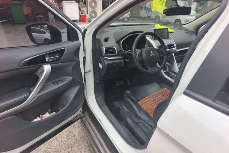 Used Mitsubishi Eclipse Cross 2018 1.5T CVT Two-Wheel Drive Fearless Edition Driver Seat