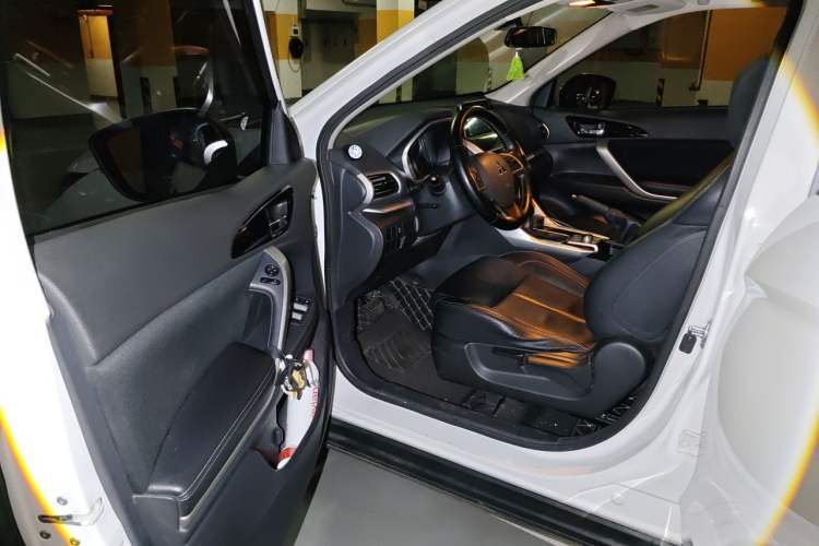 Used Mitsubishi Eclipse Cross 2018 1.5T CVT Two-Wheel Drive Fearless Edition Driver Seat