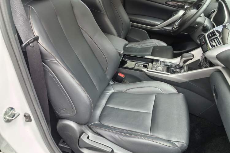 Used Mitsubishi Eclipse Cross 2018 1.5T CVT Two-Wheel Drive Dream Edition Exterior 4