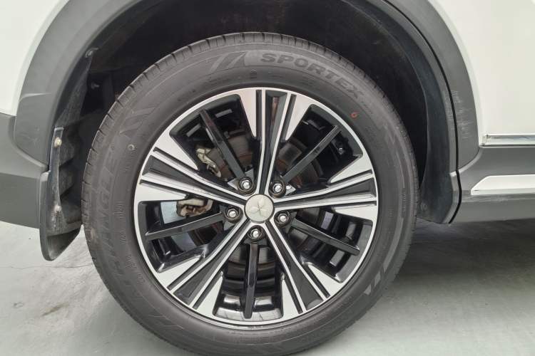 Used Mitsubishi Eclipse Cross 2018 1.5T CVT Two-Wheel Drive Dream Edition Exterior 5