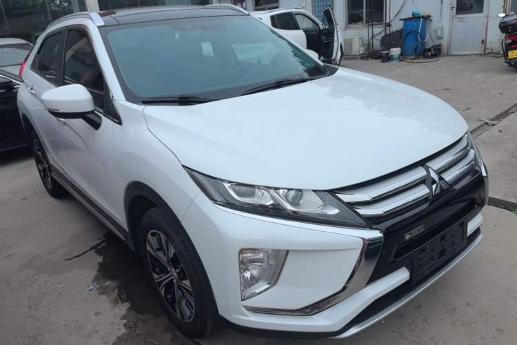 Used Mitsubishi Eclipse Cross 2018 1.5T CVT Two-Wheel Drive Dream Edition Front Right 45 Deg