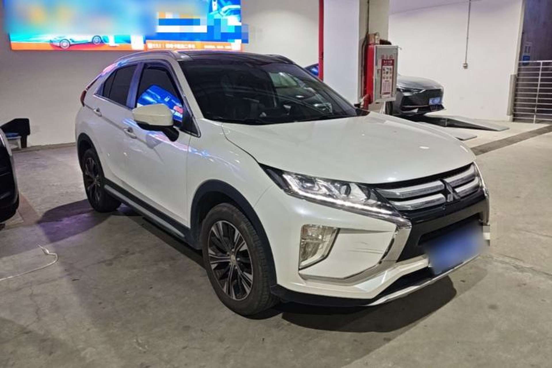 Used Mitsubishi Eclipse Cross 2018 1.5T CVT Two-Wheel Drive Dream Edition Front Right 45 Deg