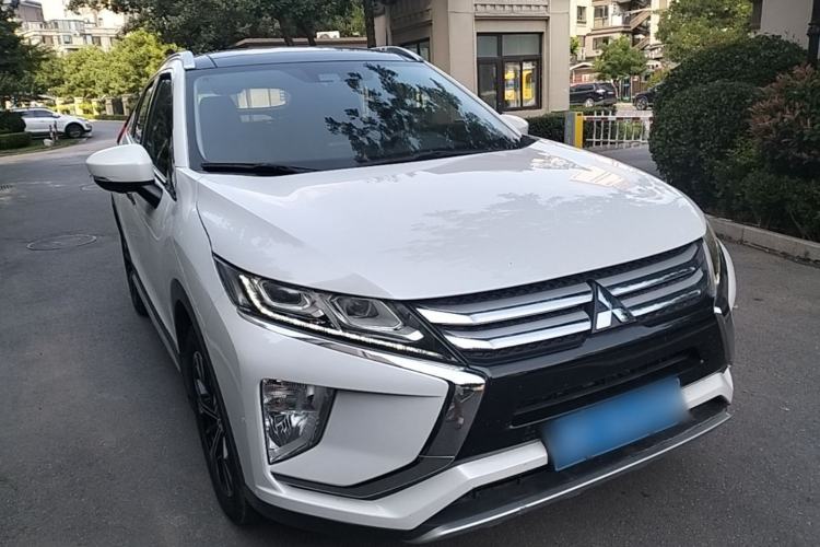 Used Mitsubishi Eclipse Cross 2018 1.5T CVT Two-Wheel Drive Belief Edition Front Right 45 Deg