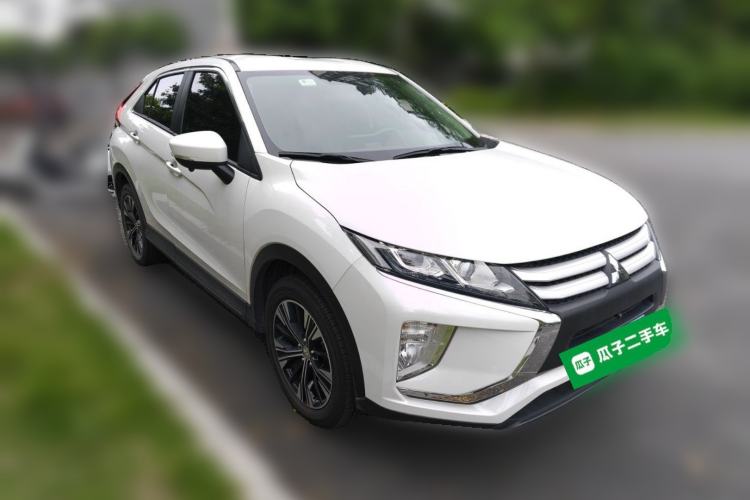 Used Mitsubishi Eclipse Cross 2018 1.5T CVT Two-Wheel Drive Fearless Edition Front Right 45 Deg