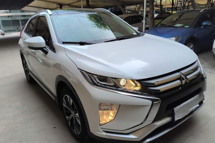 Used Mitsubishi Eclipse Cross 2018 1.5T CVT Two-Wheel Drive Dream Edition Front Right 45 Deg