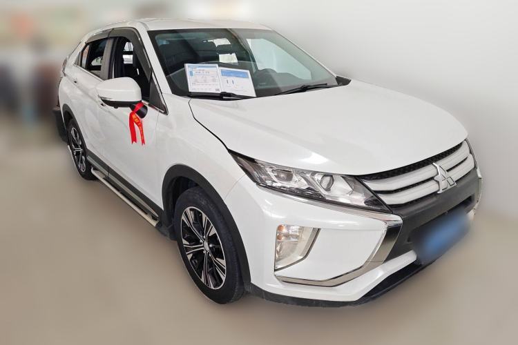 Used Mitsubishi Eclipse Cross 2018 1.5T CVT Two-Wheel Drive Fearless Edition Front Right 45 Deg