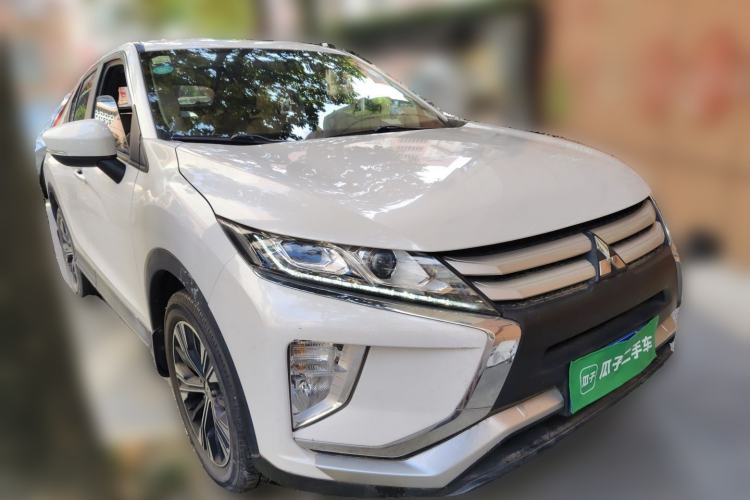 Used Mitsubishi Eclipse Cross 2018 1.5T CVT Two-Wheel Drive Fearless Edition Front Right 45 Deg