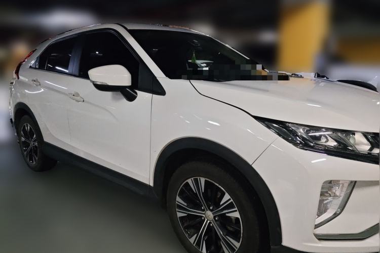 Used Mitsubishi Eclipse Cross 2018 1.5T CVT Two-Wheel Drive Fearless Edition Front Right 45 Deg