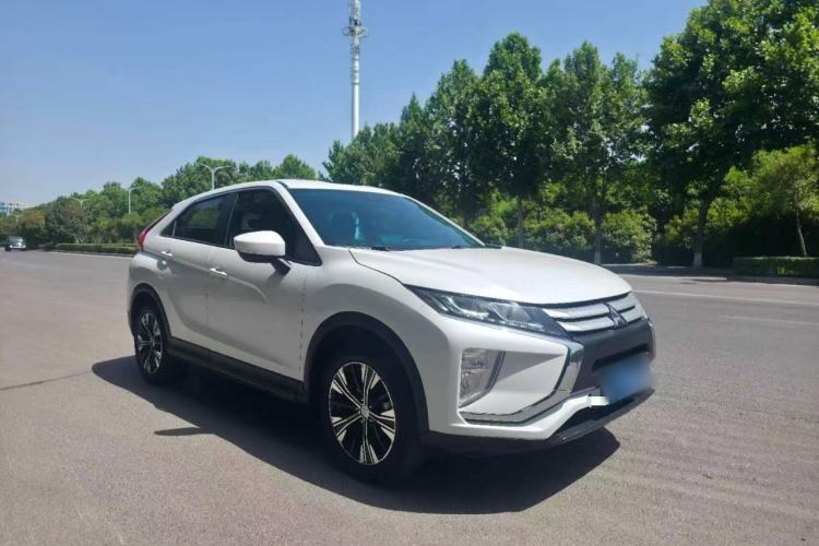 Used Mitsubishi Eclipse Cross 2018 1.5T CVT Two-Wheel Drive Fearless Edition Front Right 45 Deg