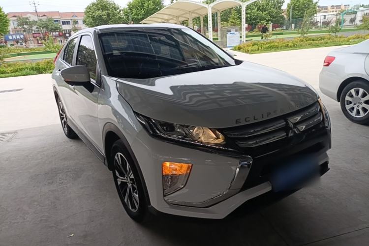 Used Mitsubishi Eclipse Cross 2018 1.5T CVT Two-Wheel Drive Fearless Edition Front Right 45 Deg