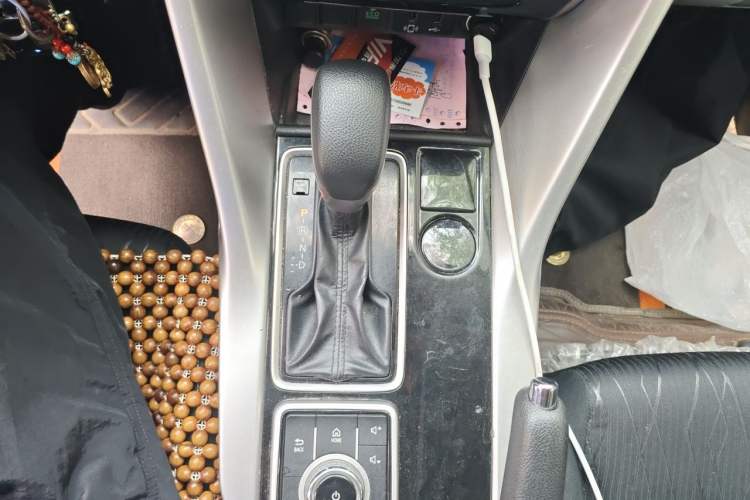 Used Mitsubishi Eclipse Cross 2018 1.5T CVT Two-Wheel Drive Fearless Edition Gear Lever