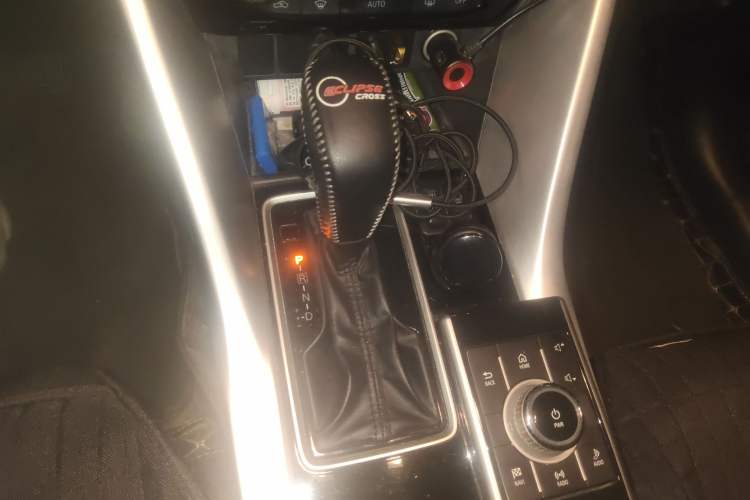 Used Mitsubishi Eclipse Cross 2018 1.5T CVT Two-Wheel Drive Dream Edition Gear Lever