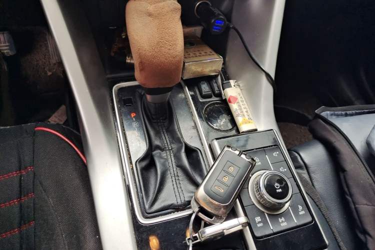Used Mitsubishi Eclipse Cross 2018 1.5T CVT Two-Wheel Drive Dream Edition Gear Lever