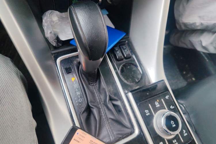 Used Mitsubishi Eclipse Cross 2018 1.5T CVT Two-Wheel Drive Dream Edition Gear Lever