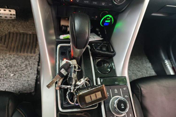Used Mitsubishi Eclipse Cross 2018 1.5T CVT Two-Wheel Drive Belief Edition Gear Lever