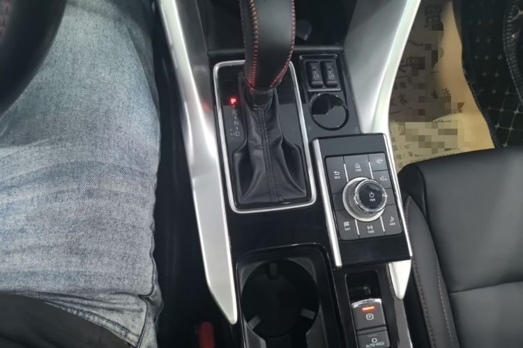 Used Mitsubishi Eclipse Cross 2018 1.5T CVT Two-Wheel Drive Dream Edition Gear Lever