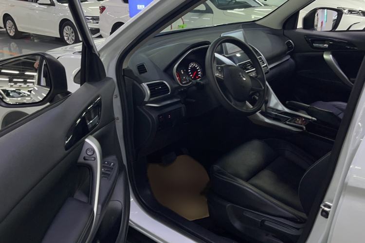 Used Mitsubishi Eclipse Cross 2018 1.5T CVT Two-Wheel Drive Fearless Edition Interior 2