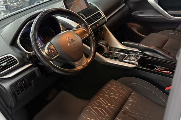 Used Mitsubishi Eclipse Cross 2018 1.5T CVT Two-Wheel Drive Dream Edition Interior 2