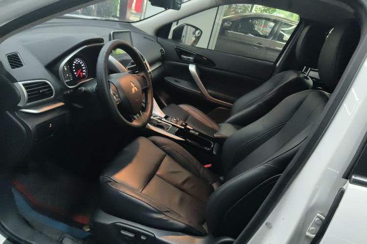 Used Mitsubishi Eclipse Cross 2018 1.5T CVT Two-Wheel Drive Dream Edition Interior 2