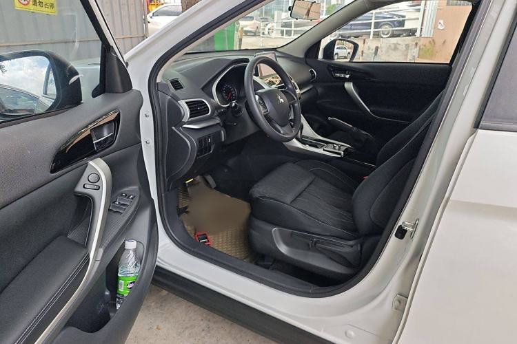 Used Mitsubishi Eclipse Cross 2018 1.5T CVT Two-Wheel Drive Fearless Edition Interior 3