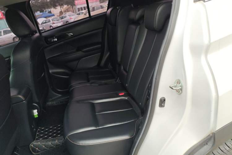 Used Mitsubishi Eclipse Cross 2018 1.5T CVT Two-Wheel Drive Dream Edition Interior 4