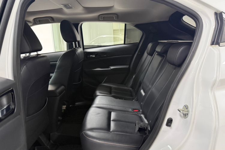 Used Mitsubishi Eclipse Cross 2018 1.5T CVT Two-Wheel Drive Dream Edition Interior 5