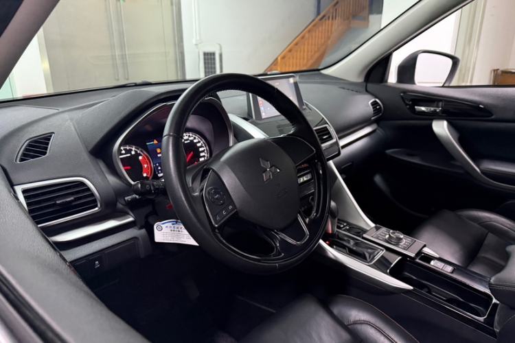Used Mitsubishi Eclipse Cross 2018 1.5T CVT Two-Wheel Drive Dream Edition Interior 7