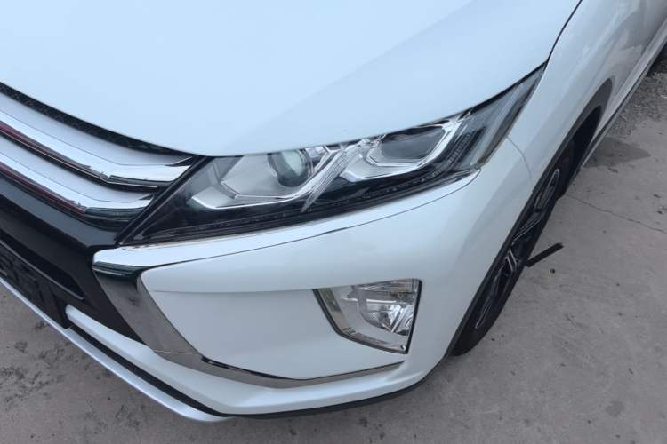 Used Mitsubishi Eclipse Cross 2018 1.5T CVT Two-Wheel Drive Dream Edition Left Front Headlight