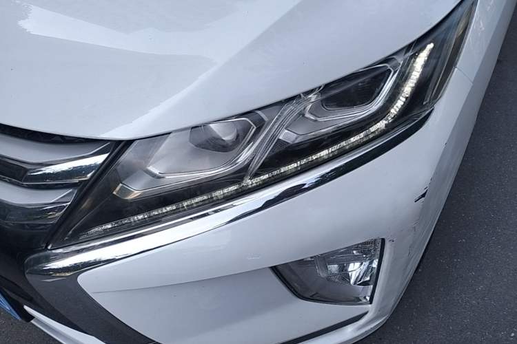 Used Mitsubishi Eclipse Cross 2018 1.5T CVT Two-Wheel Drive Belief Edition Left Front Headlight