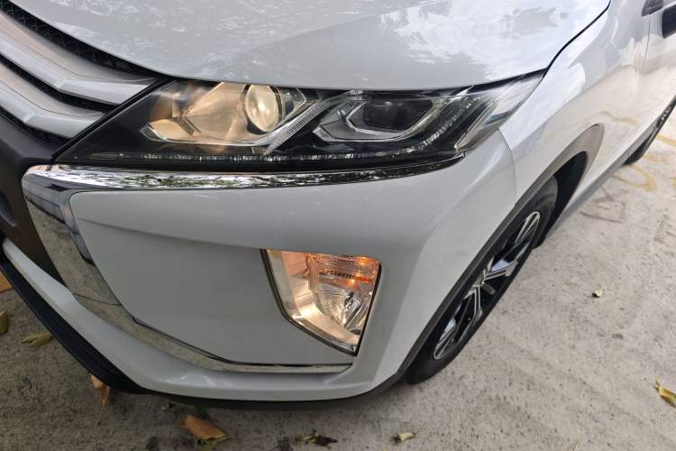 Used Mitsubishi Eclipse Cross 2018 1.5T CVT Two-Wheel Drive Fearless Edition Left Front Headlight