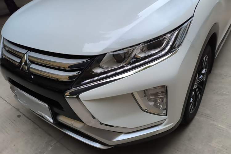 Used Mitsubishi Eclipse Cross 2018 1.5T CVT Two-Wheel Drive Dream Edition Left Front Headlight
