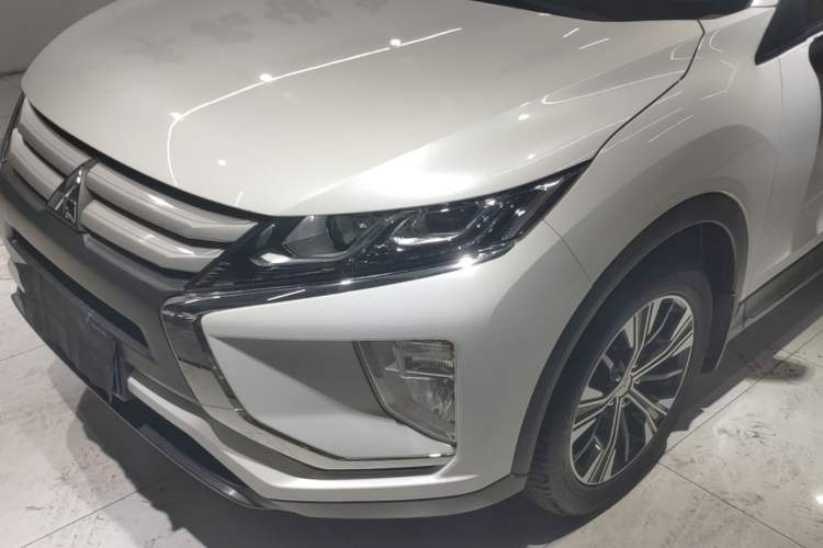 Used Mitsubishi Eclipse Cross 2018 1.5T CVT Two-Wheel Drive Dream Edition Left Front Headlight