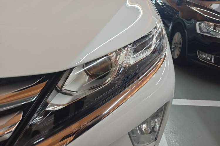 Used Mitsubishi Eclipse Cross 2018 1.5T CVT Two-Wheel Drive Dream Edition Left Front Headlight