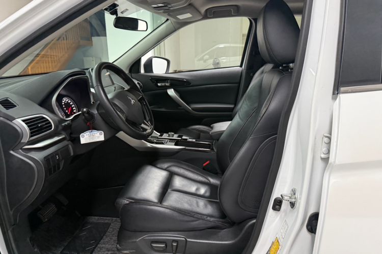 Used Mitsubishi Eclipse Cross 2018 1.5T CVT Two-Wheel Drive Dream Edition Left Front Seat